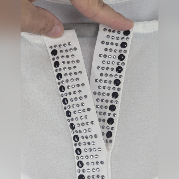 Charlie B Medium Blouse With Tank Made In Italy White With Floral Design - Picture 6 of 11